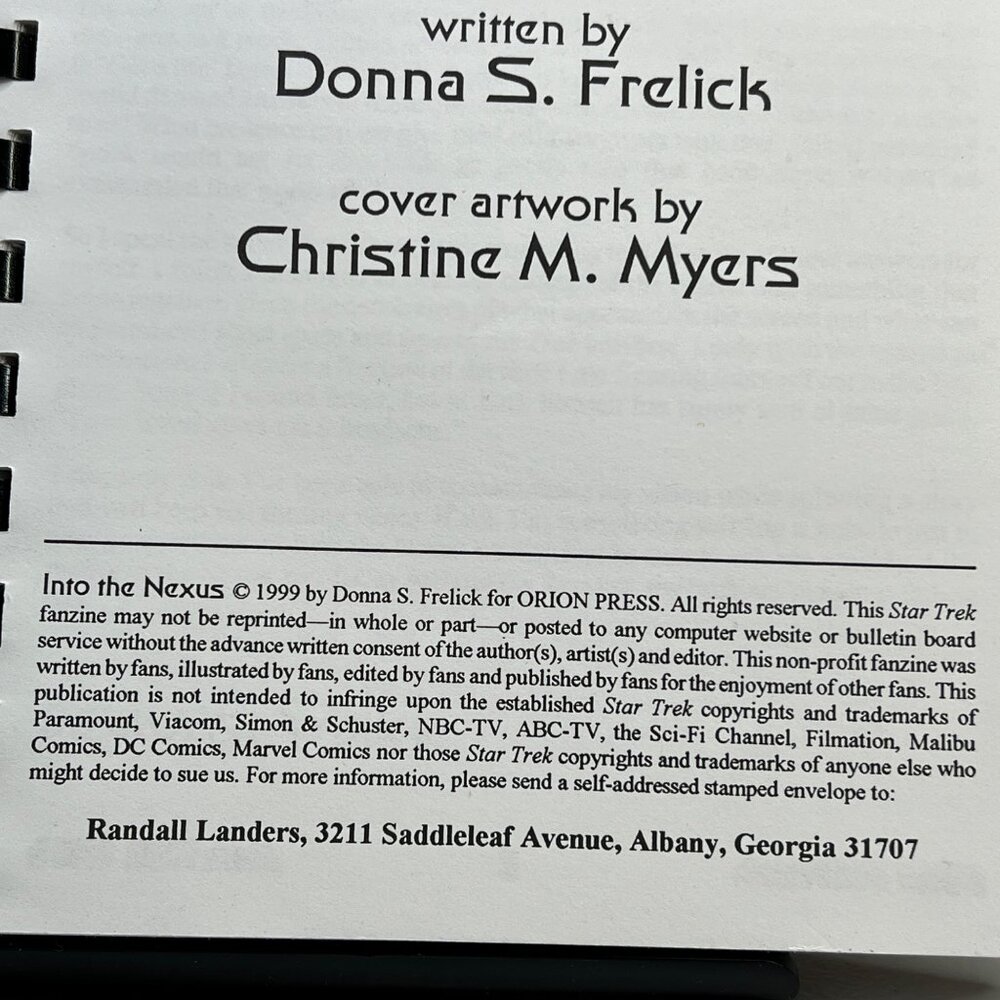 Star Trek Novella "Into The Nexus" By Donna S. Frelick Spiral Bound - 1999 - Picture 3 of 6
